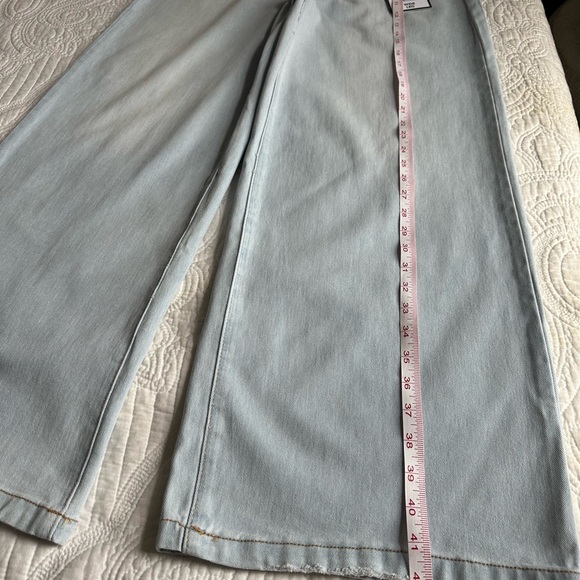 BCBG generation. Women blue jeans. Wide leg. Size 7/28. - Picture 9 of 11